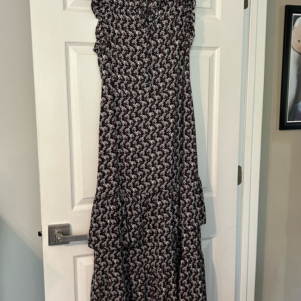 Elegant Black and White Patterned Dress